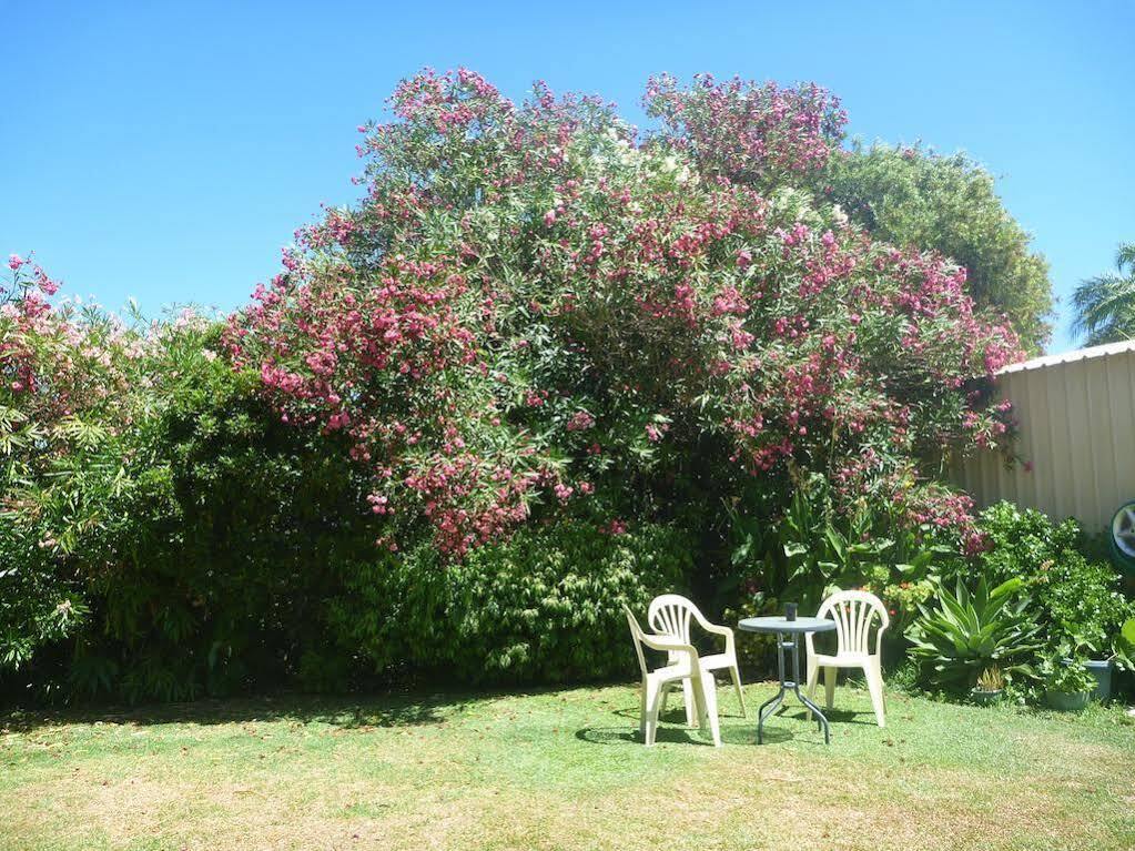 Broadwater Bed And Breakfast Busselton Exterior photo